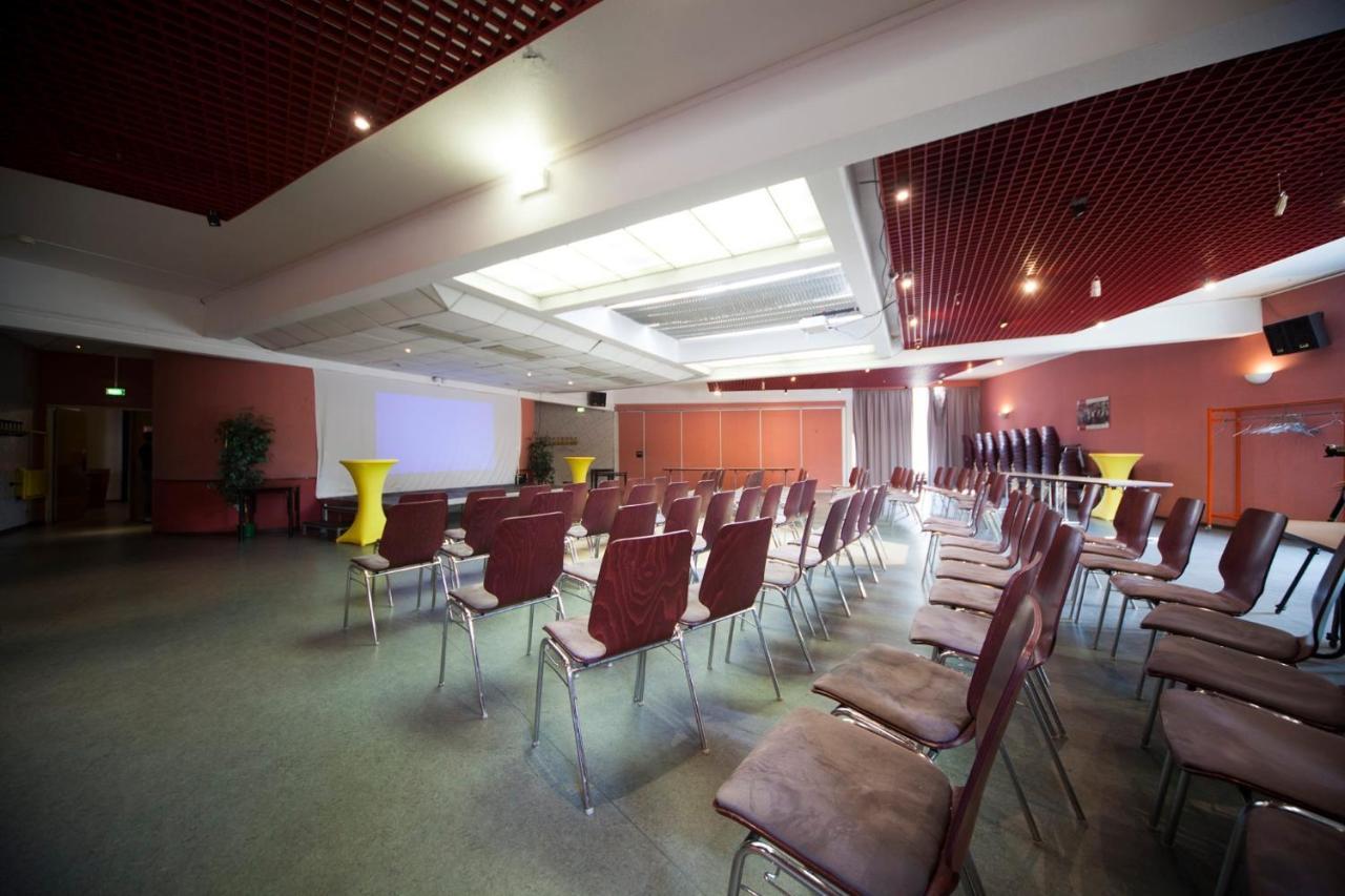 Auberge De Jeunesse Hi Strasbourg 2 Rives Экстерьер фото