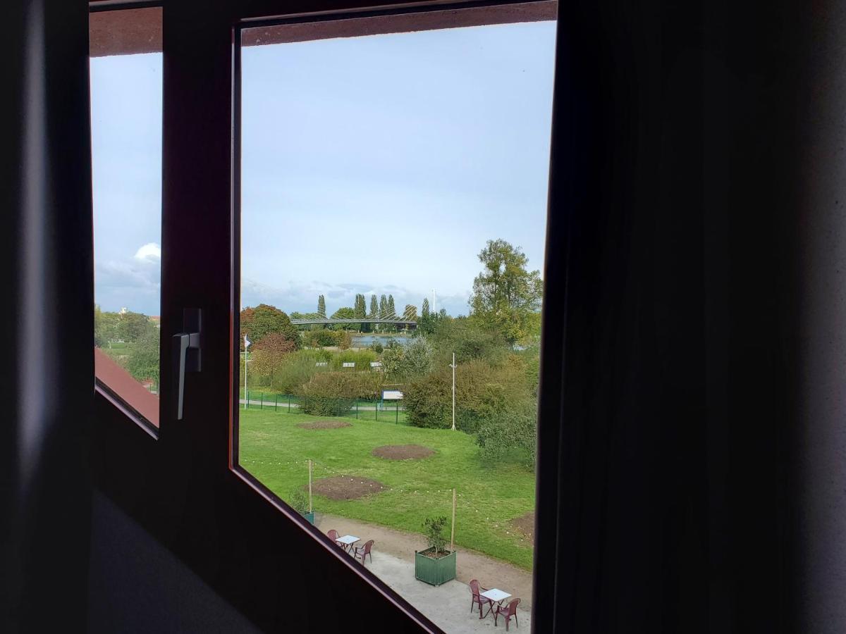 Auberge De Jeunesse Hi Strasbourg 2 Rives Экстерьер фото